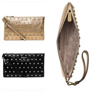 ❤️1 hr sale❤️Michael kors Adrienne large zip clutc